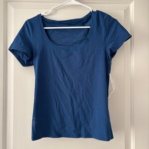 Athleta NWT Transcend Scoop Tee in Maritime